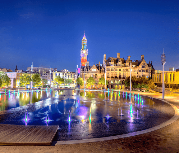 Bradford fountain with city hall in the back