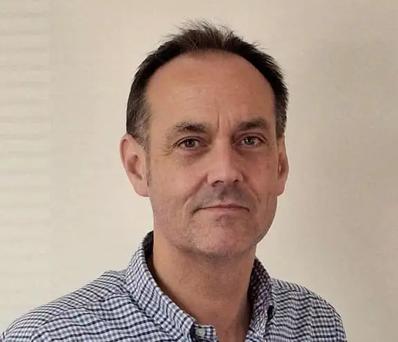 Robin Stevenson headshot